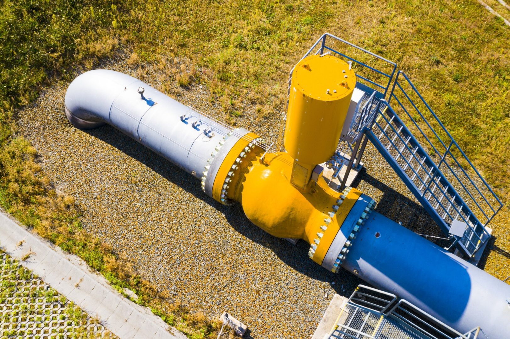 Natural gas pipeline equipment detail
