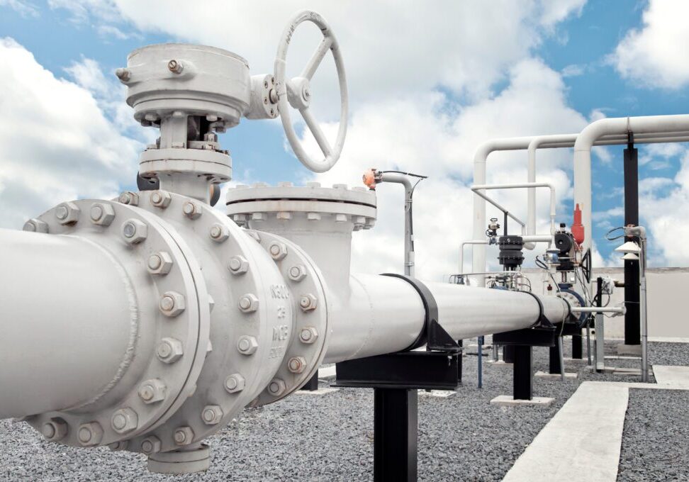 Natural gas processing plant with pipe line valves